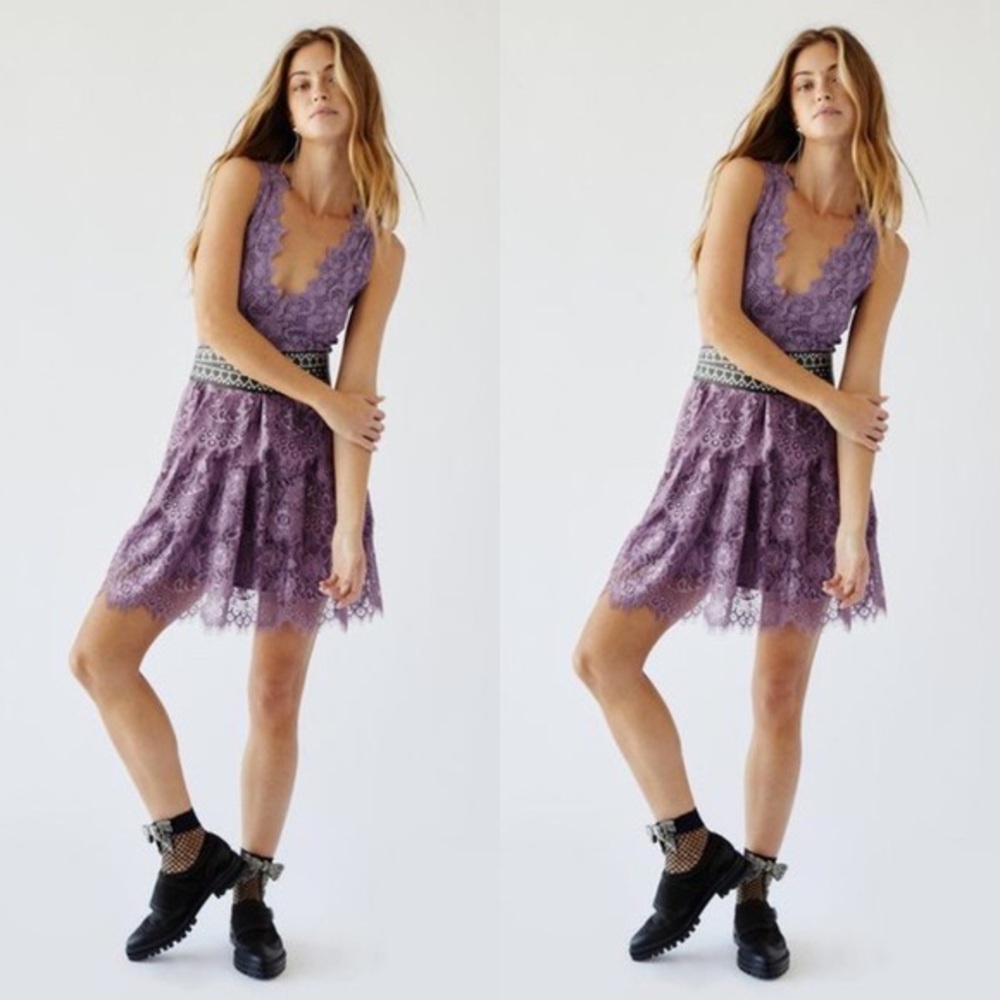 Nightcap Dixie Rose Lace mini dress NWOT